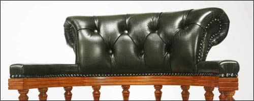 Curtimento e tingimento de couro para o seu sofá Chesterfield