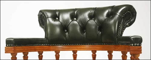 Looi en kleur leer vir jou Chesterfield-bank