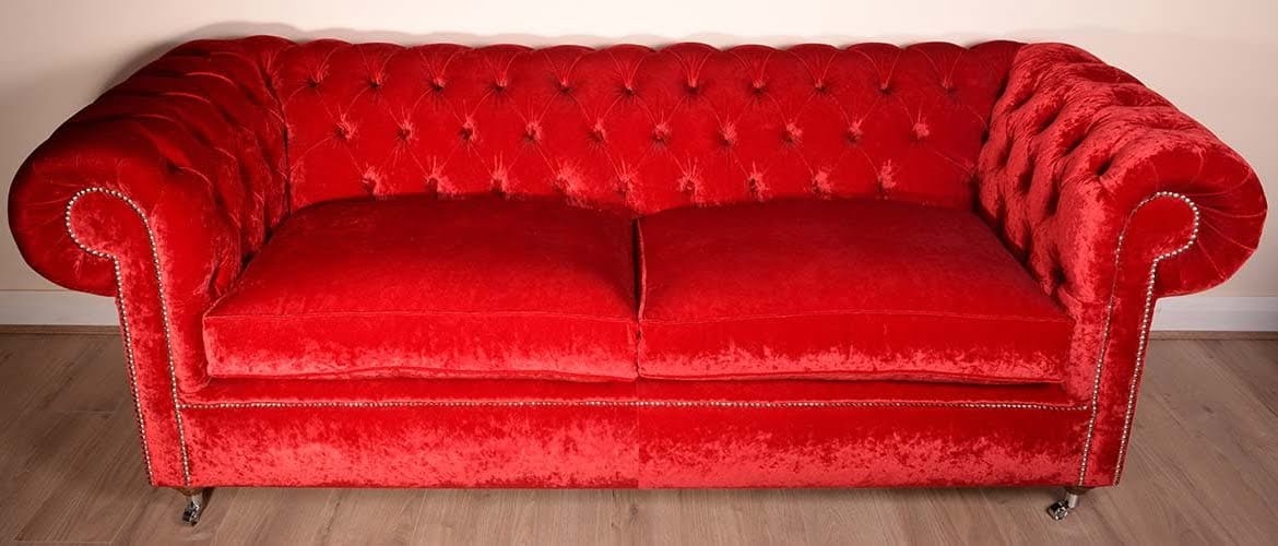 Kendal fløyels-chesterfieldsofa 02 | Den ultimate guiden til stell av Chesterfield-fløyelssofaer Kendal rød stoff chesterfield sofa