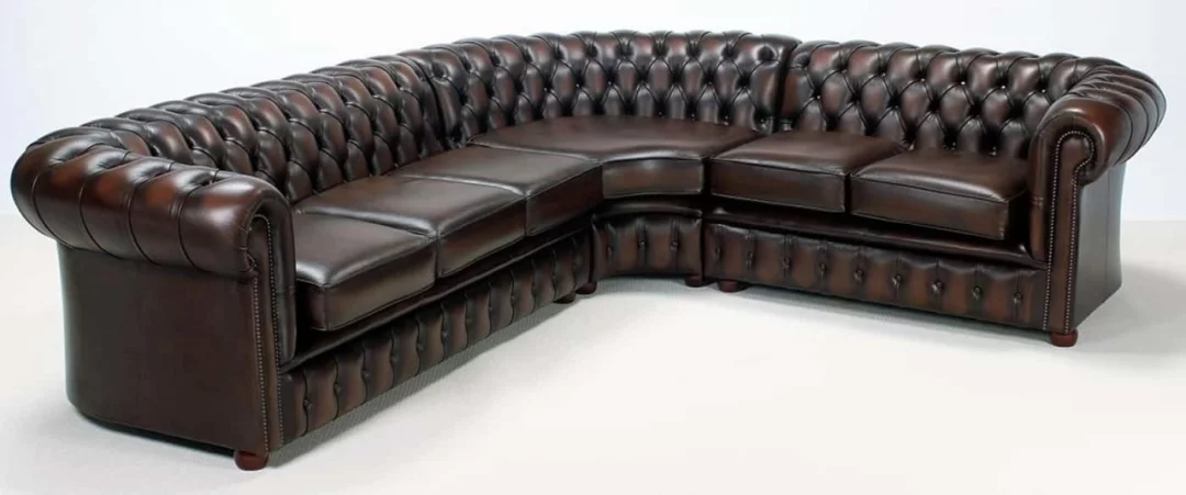 divano ad angolo Chesterfield