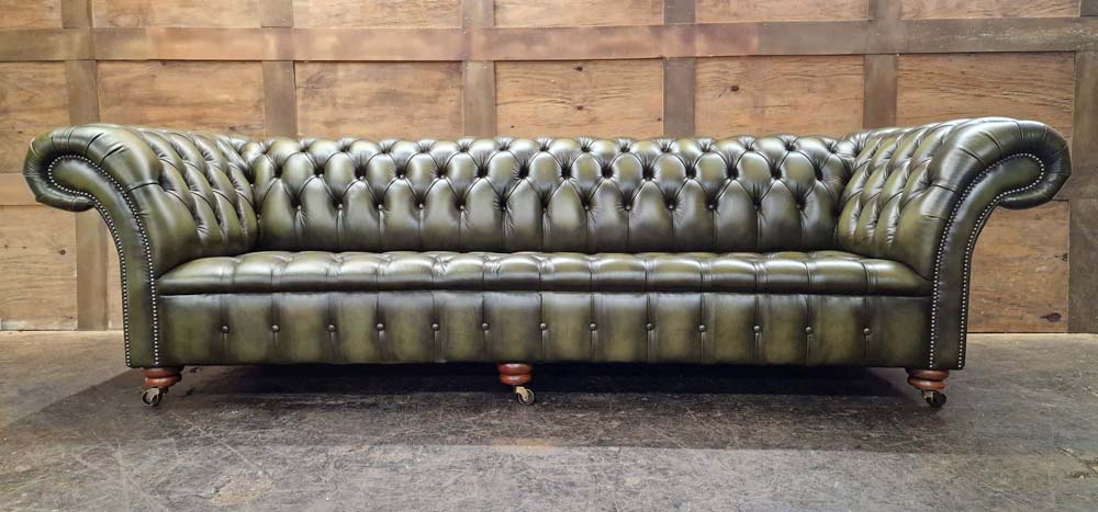 Продам зеленый диван честерфилд